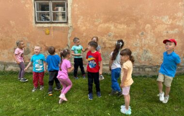 výlet - směr Úvalno :-) - rozhledna, zrcadlový labyrint Na Rychtě a kafíčko kavárna - c2f6f484 15e3 451e b1b0 d6124ebf0b25 380x240