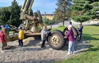 v&yacute;let do Bohu&scaron;ova za divadeln&iacute;m představen&iacute;m - 059ff573 2283 43c0 94e5 14f1b24b46bb 380x240